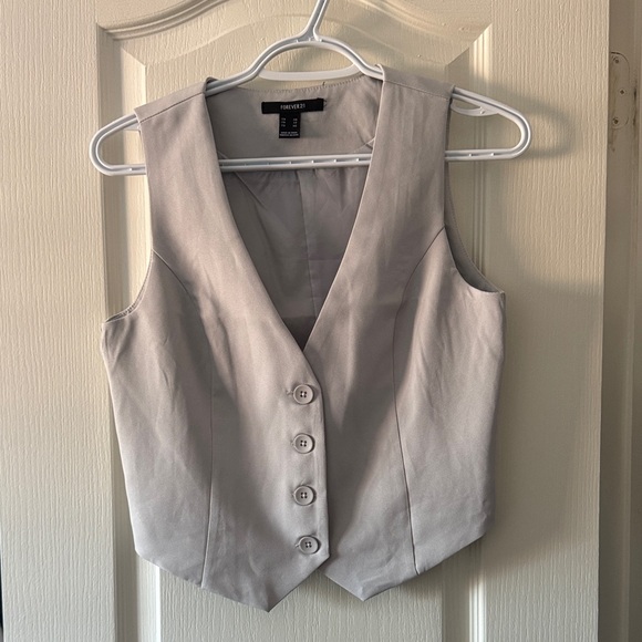 Forever 21 Tops - Forever 21 Light Gray Tailored Vest Top